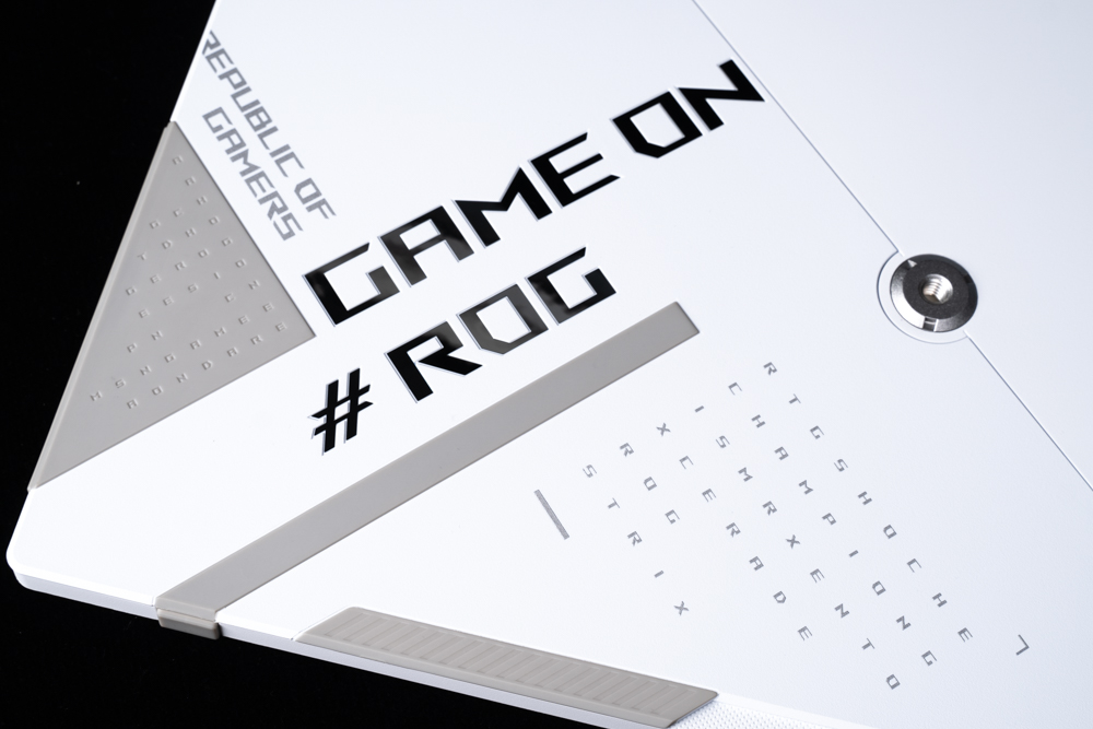 XG16 white back cover with hidden word grids