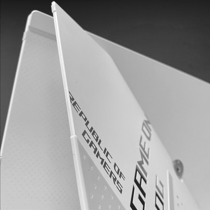 Kickstand fold detail